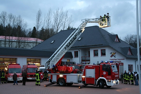 Bild 24.JPG - Alle möchten mal ran
Foto: Eberhard Mädler